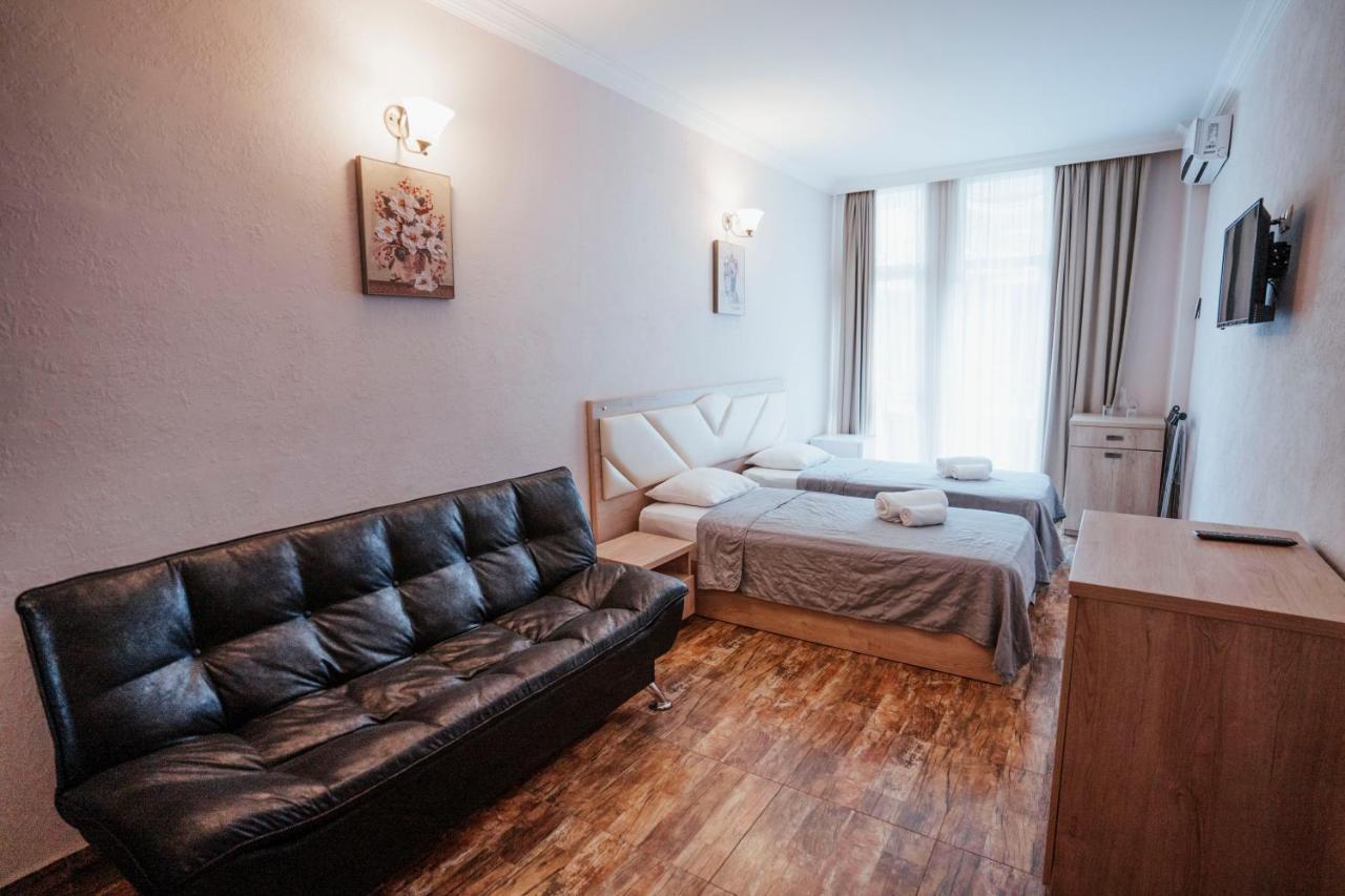 Hotel General Батуми Экстерьер фото