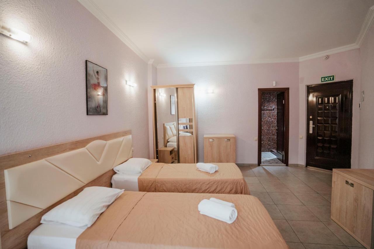 Hotel General Батуми Экстерьер фото