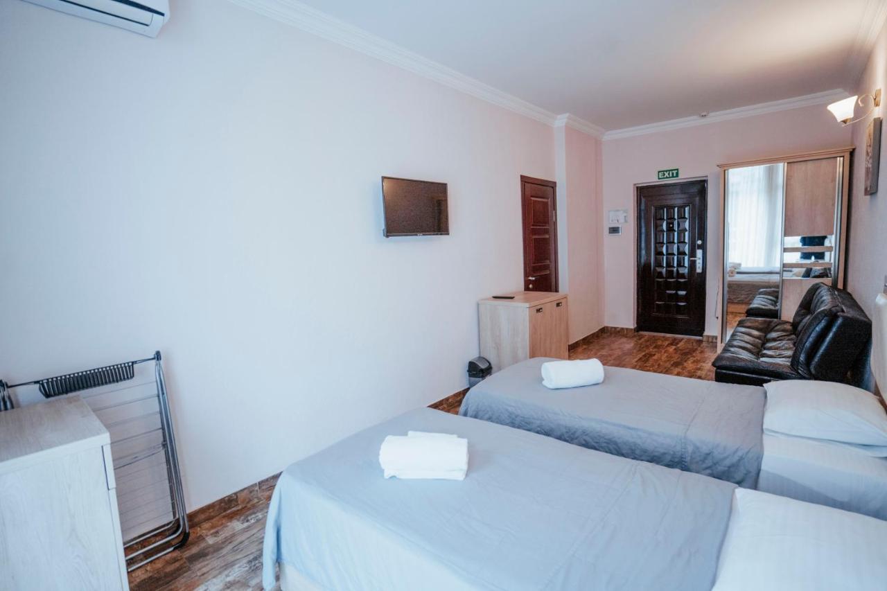 Hotel General Батуми Экстерьер фото