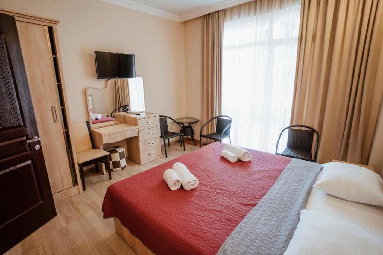 Hotel General Батуми Экстерьер фото
