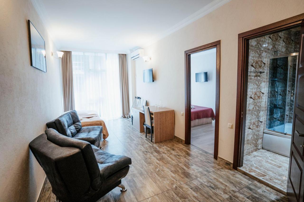 Hotel General Батуми Экстерьер фото