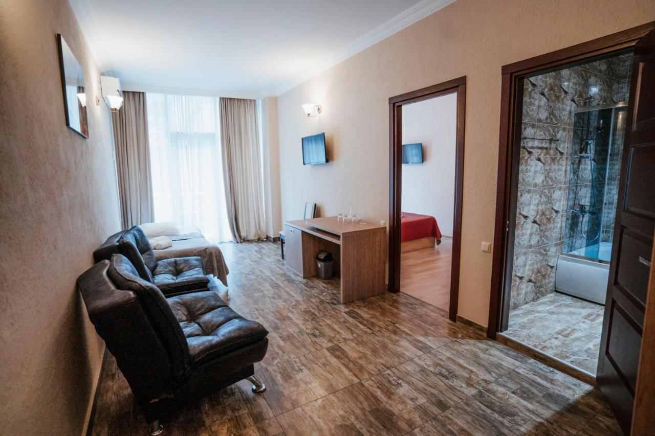 Hotel General Батуми Экстерьер фото