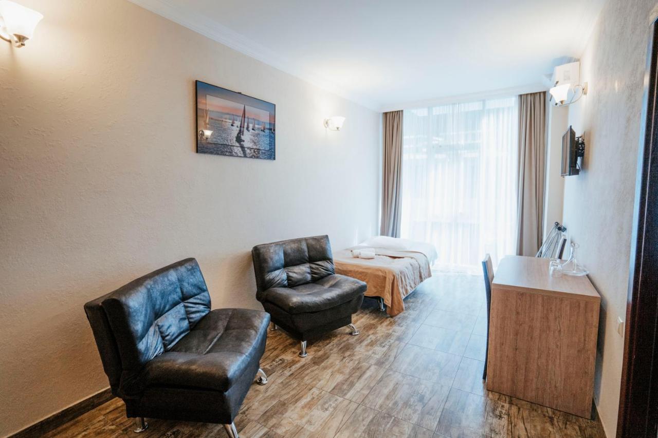 Hotel General Батуми Экстерьер фото