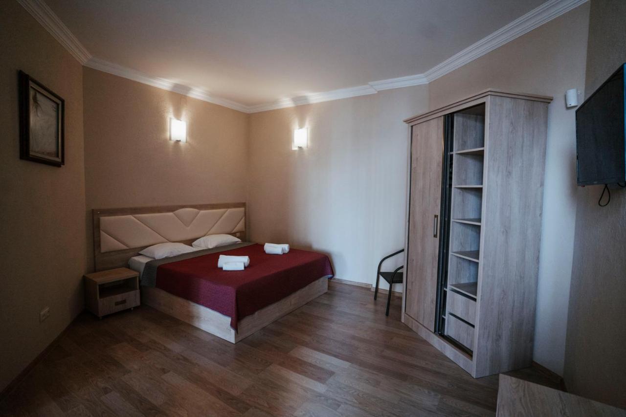 Hotel General Батуми Экстерьер фото