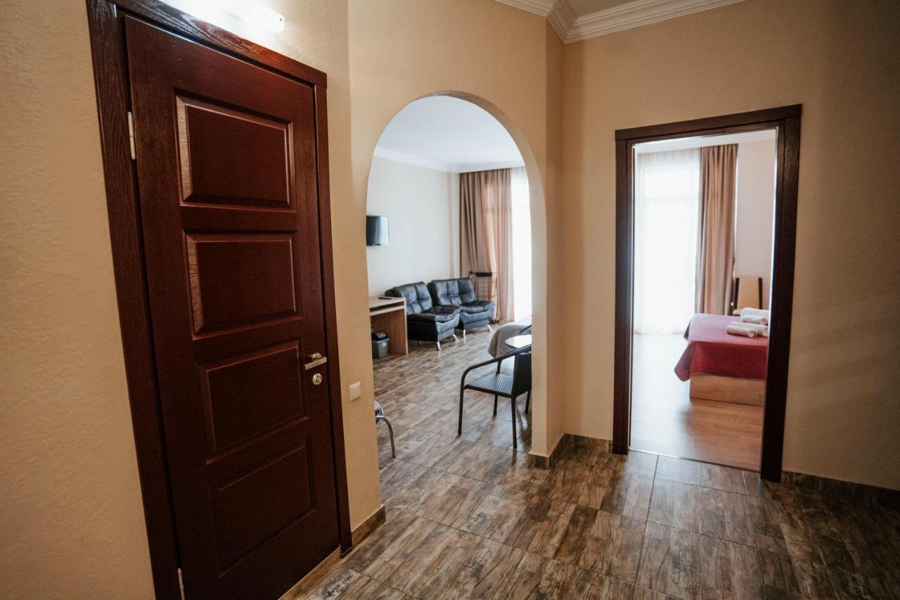 Hotel General Батуми Экстерьер фото